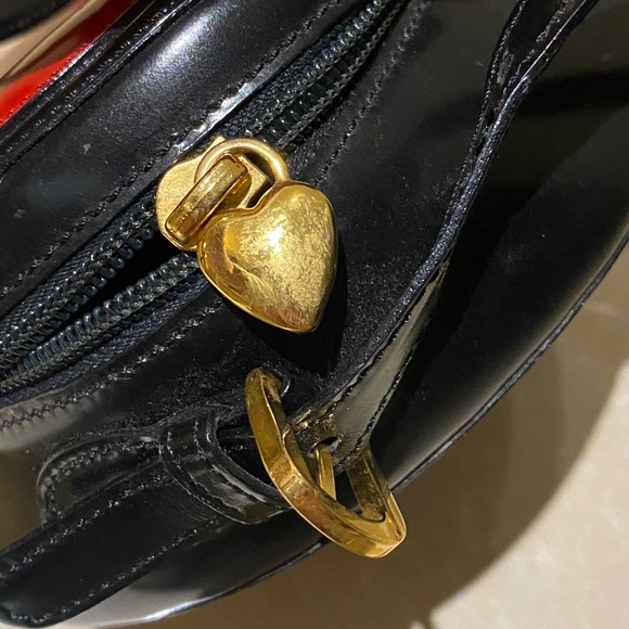 MOSCHINO Redwall Black Leather Red Heart Circle Round Shoulder Bag Vintage Rare - Picture 10 of 16